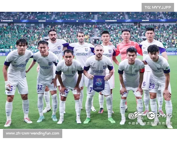 成都球迷热情高涨中超联赛首轮现场观赛超四万人共襄盛举 成都球迷热情高涨中超联赛首轮现场观赛超四万人共襄盛举